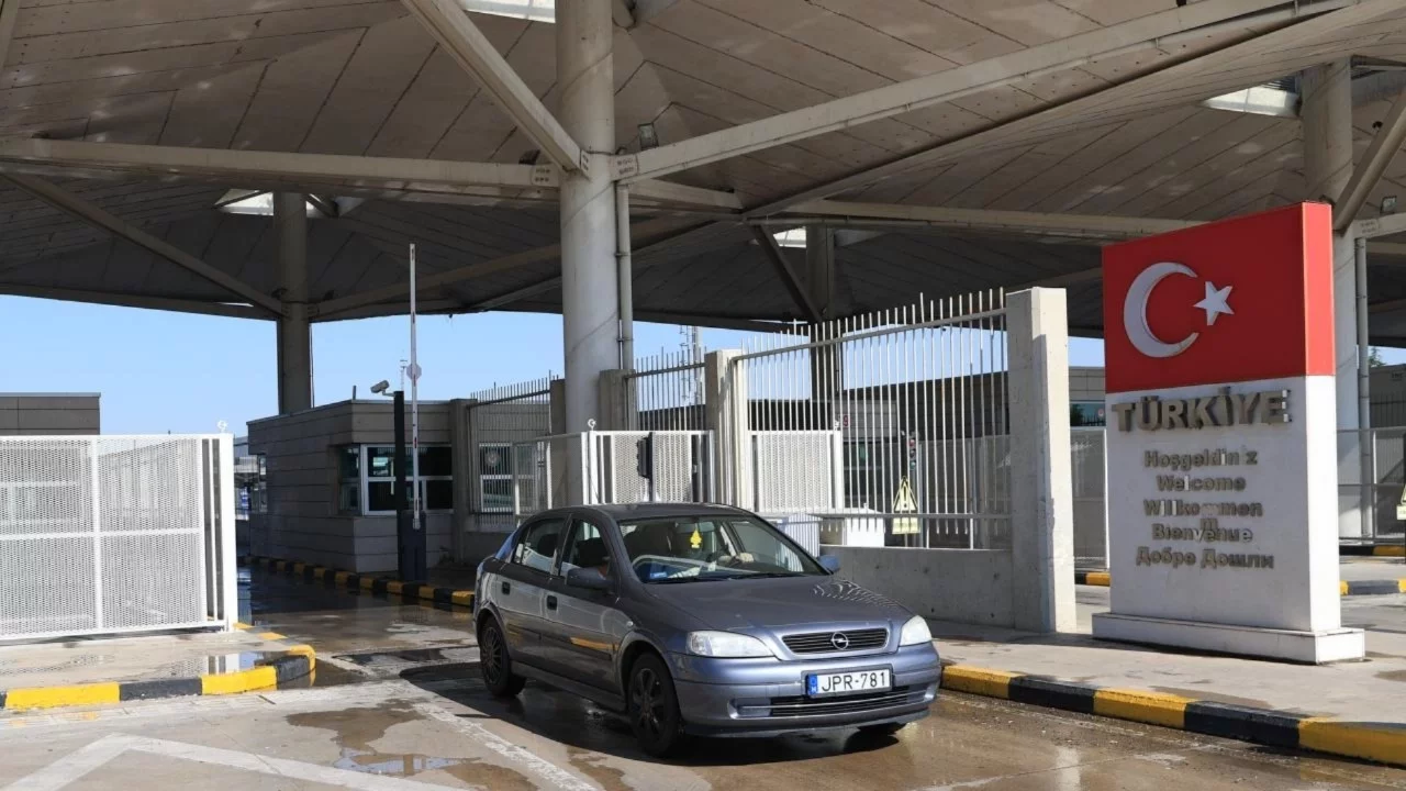 Edirne sınır kapılarından 2025'te yaklaşık 14 milyon yolcu geçiş yaptı