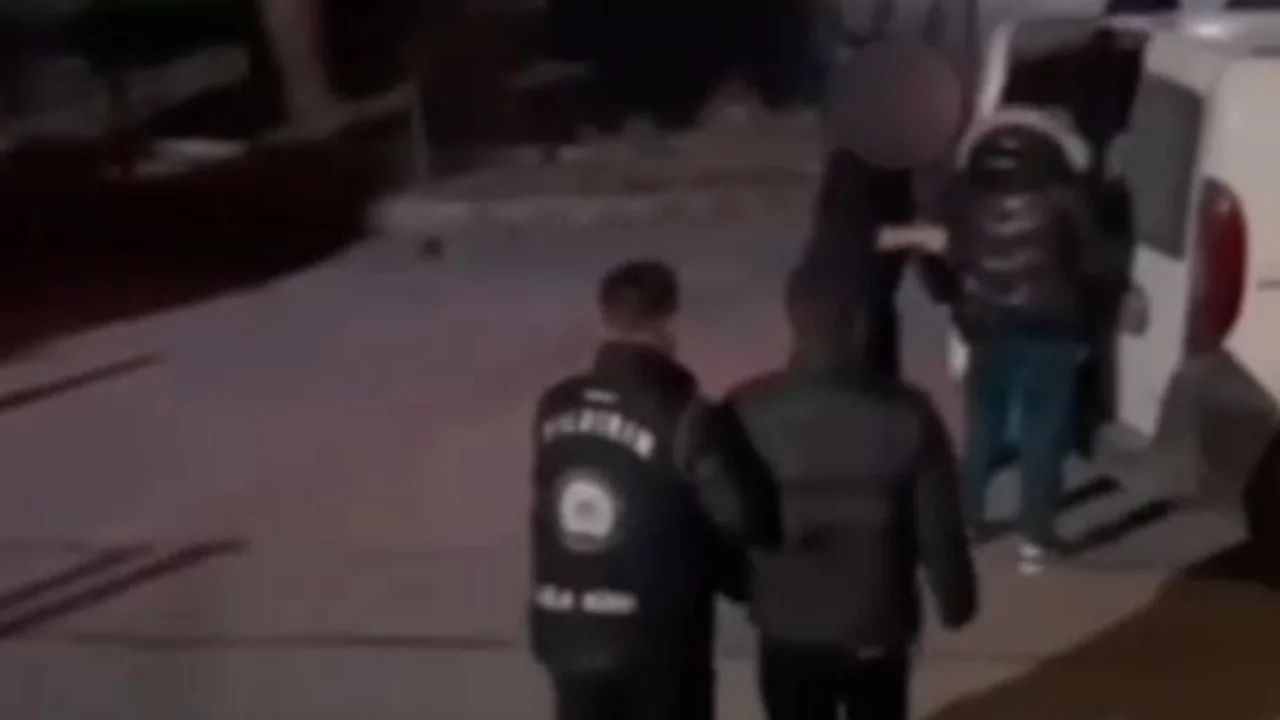 Bursa'da kaçak sigara operasyonunda 2 gözaltı