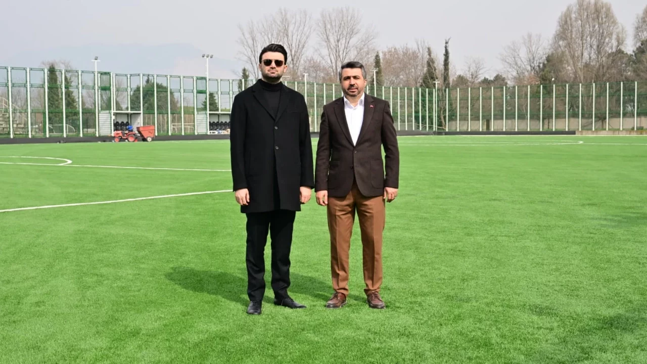 Yıldırım Belediye Başkanı Oktay Yılmaz ile Bursaspor başkanı Enes Çelik Vakıfköy Tesisleri'ni inceledi