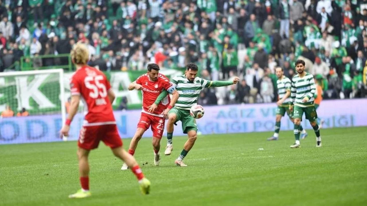 Bursaspor iki haftalık kritik deplasmana çıkacak
