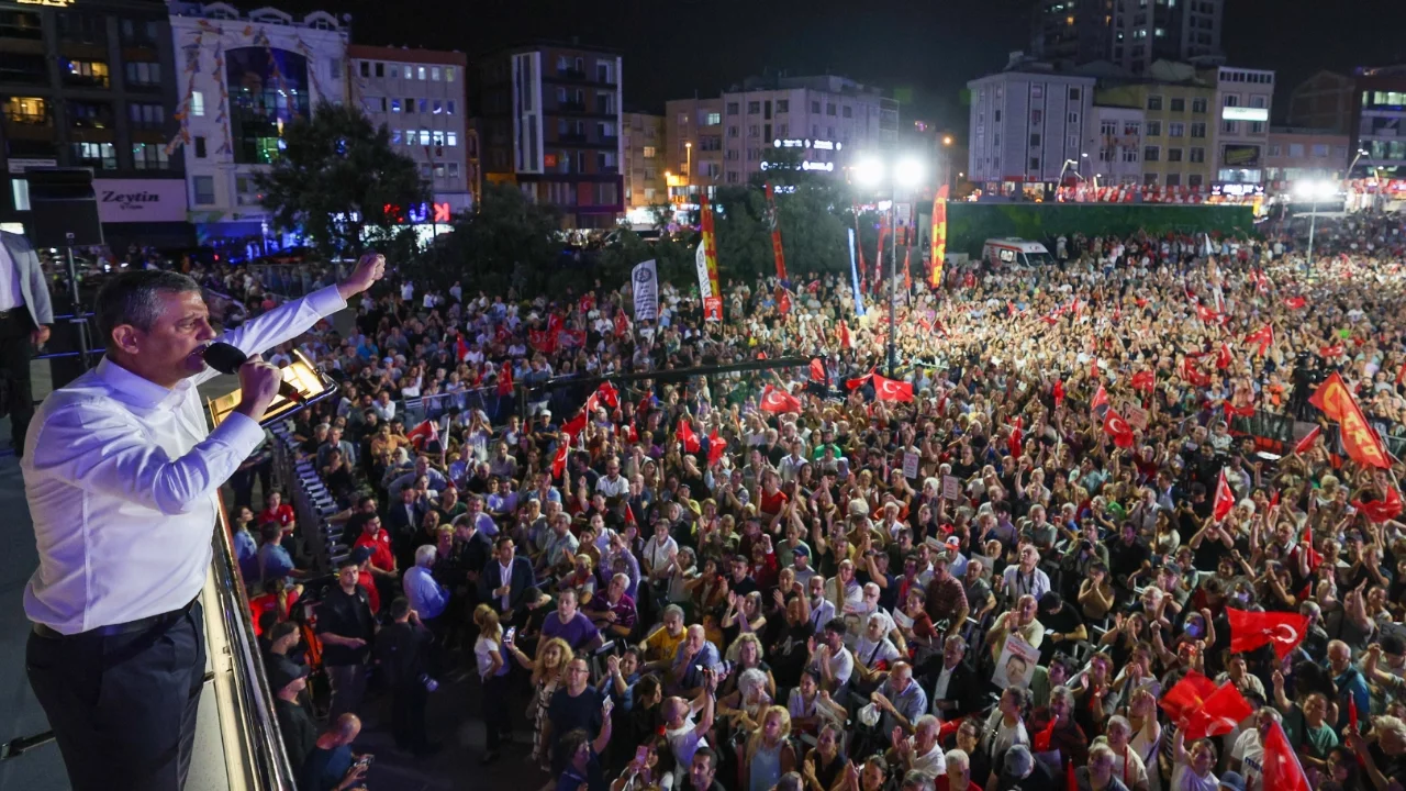 CHP lideri Özgür Özel 'saat' verdi, bu akşamı işaret etti!