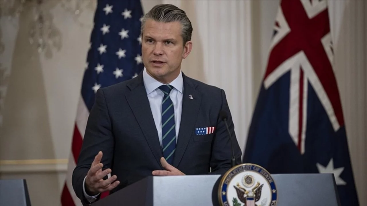 ABD Savunma Bakanı Hegseth: "Daha büyük saldırı dalgaları geliyor, hızlanıyoruz, yavaşlamıyoruz"