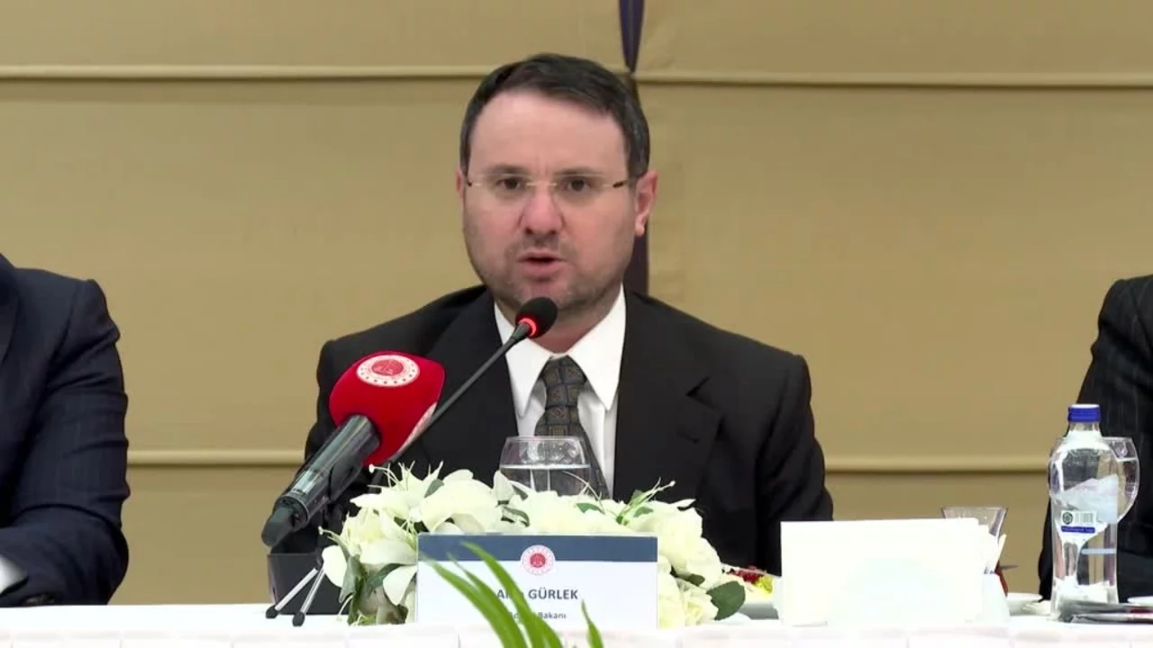 Bakan Gürlek, TBMM Adalet Komisyonu üyeleriyle iftar programında bir araya geldi