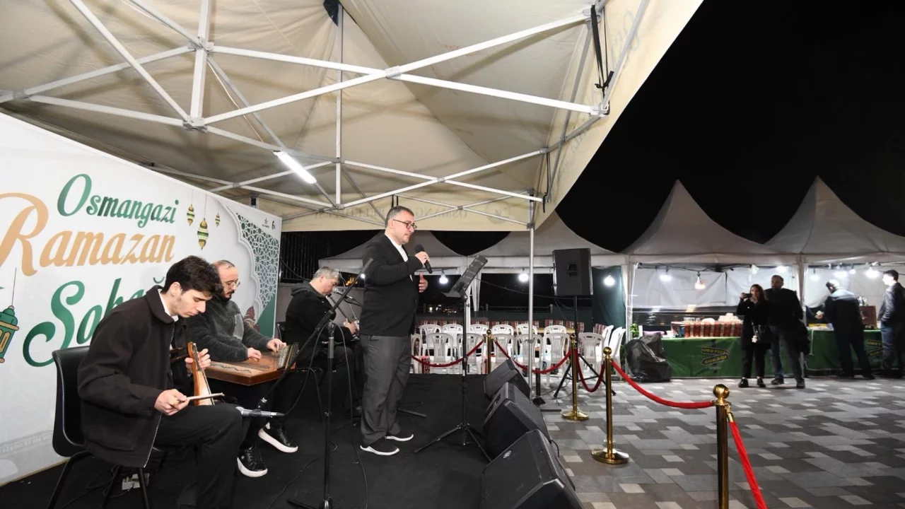 Osmangazi'de Bursalılar Ramazan gecesinin manevi iklimini birlikte yaşadı
