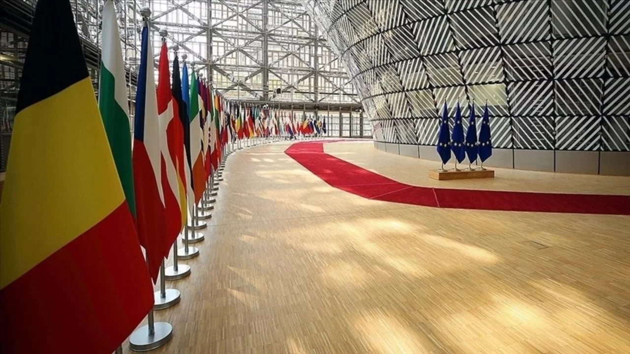 AB ve KİK üyesi ülkeler, İran'ın bölge ülkelere yönelik saldırılarını kınadı