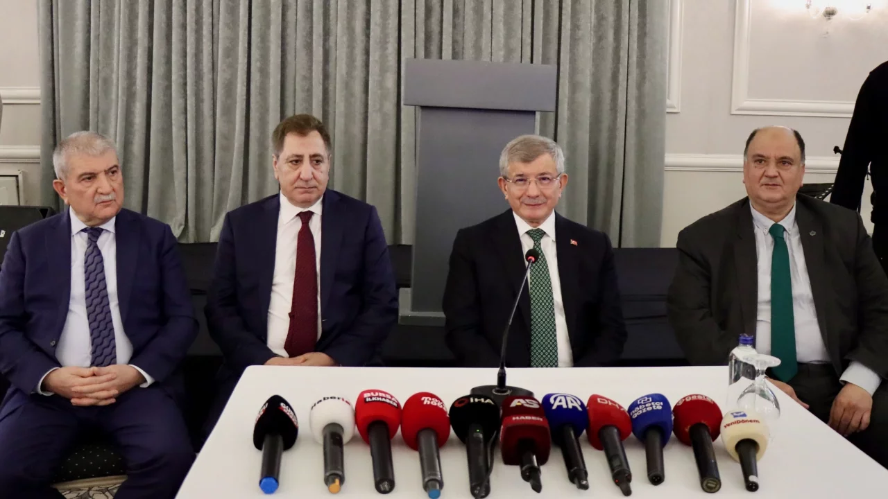 Gelecek Partisi Genel Başkanı Ahmet Davutoğlu, Bursa'da iftar programında konuştu