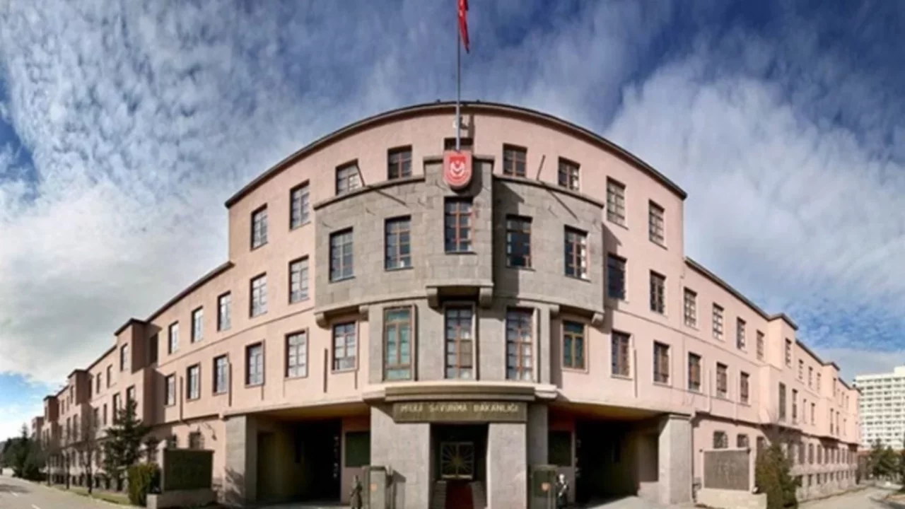 MSB'den İran'dan ateşlenen 'füze' hakkında açıklama: 'Cevap verme hakkımızın mahfuz olduğunu vurguluyoruz'