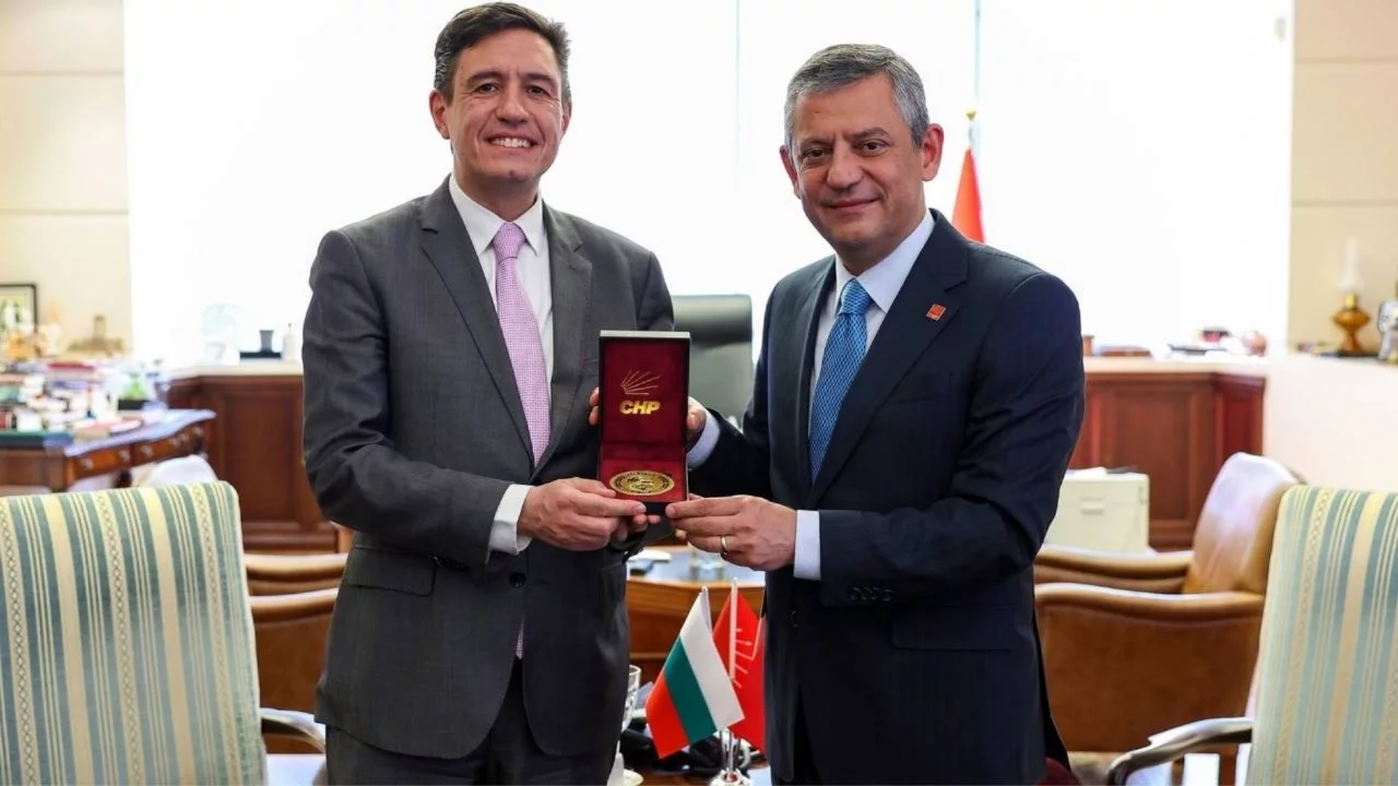 Özgür Özel, Bulgaristan Büyükelçisi Cholakov ile görüştü