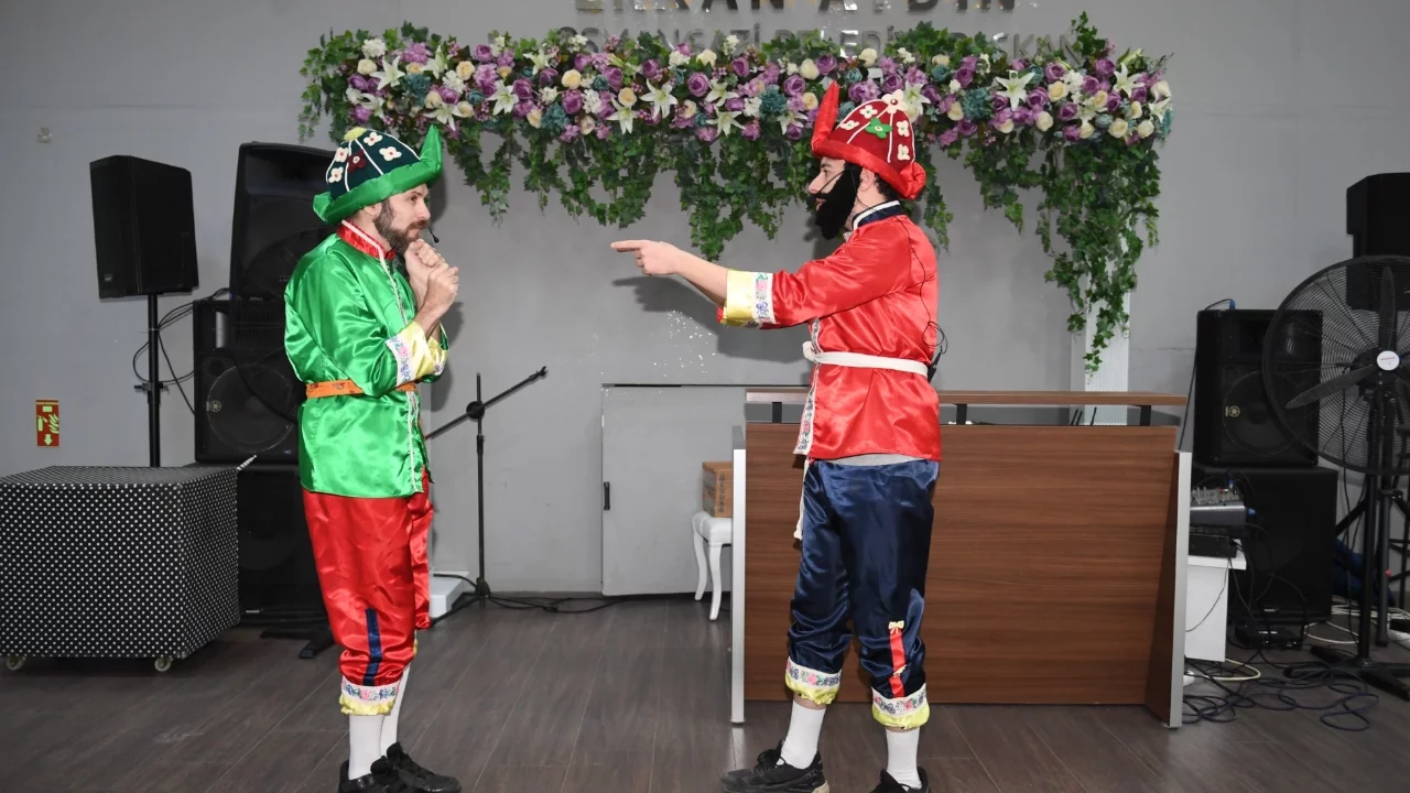 Osmangazi Belediyesi'nin Ramazan Sokağı mahallelere neşe taşıyor