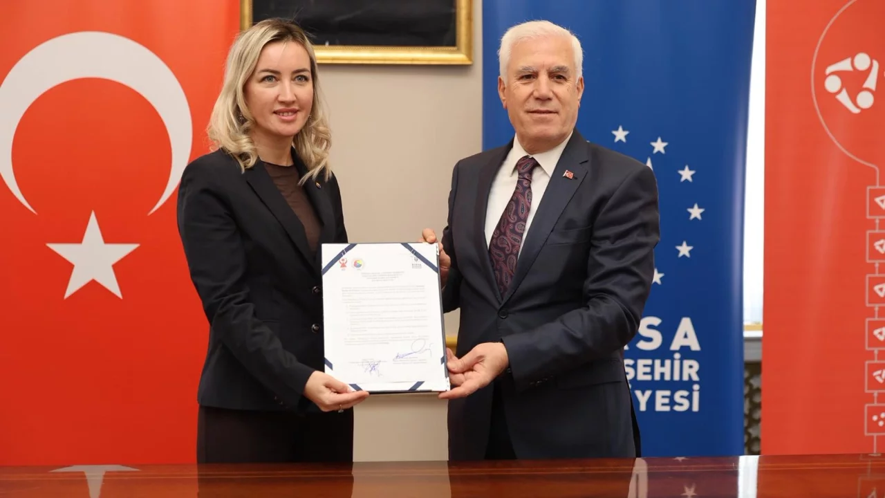 Bursa Büyükşehir'den 'Sanayide Kadın Eli Projesi'ne destek