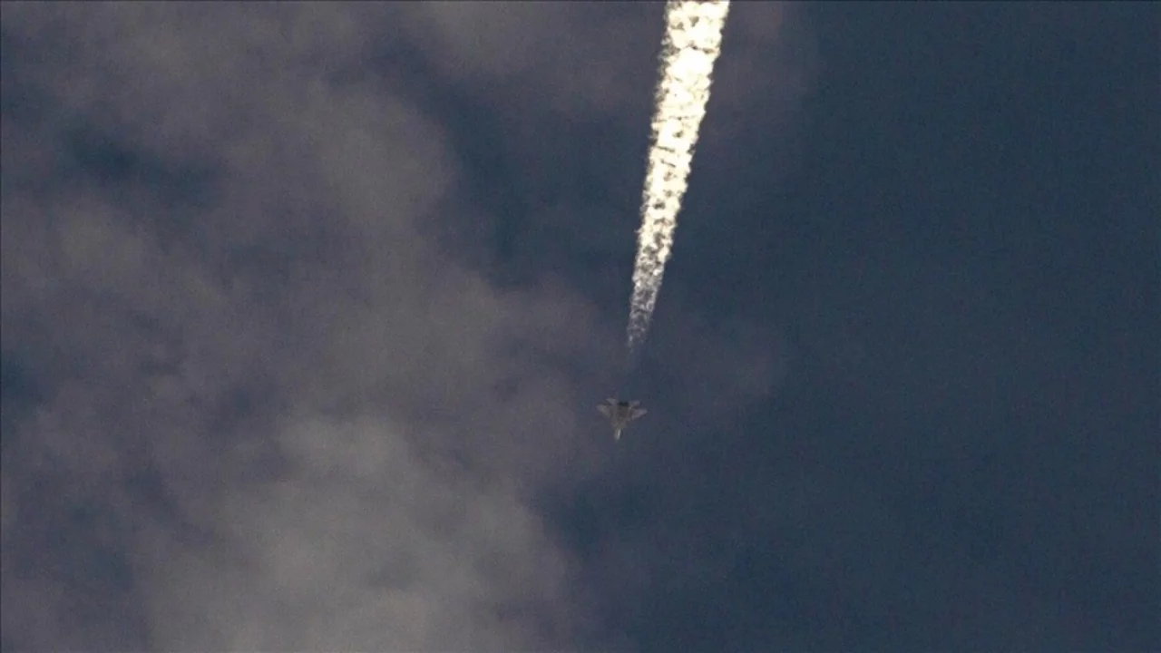 Basra'da ABD'ye ait askeri uçağın düştüğü iddiası