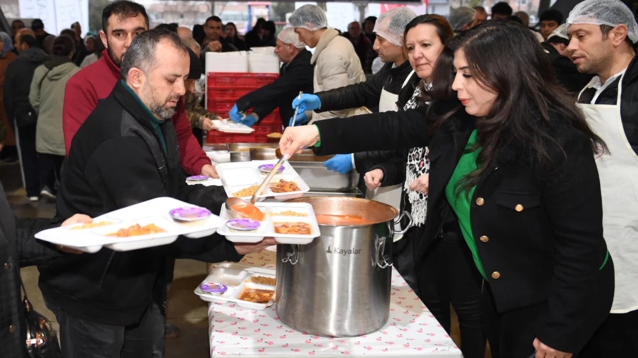 Osmangazi Belediyesi Birlik Sofrası'nı 1050 Konutlar'da kurdu