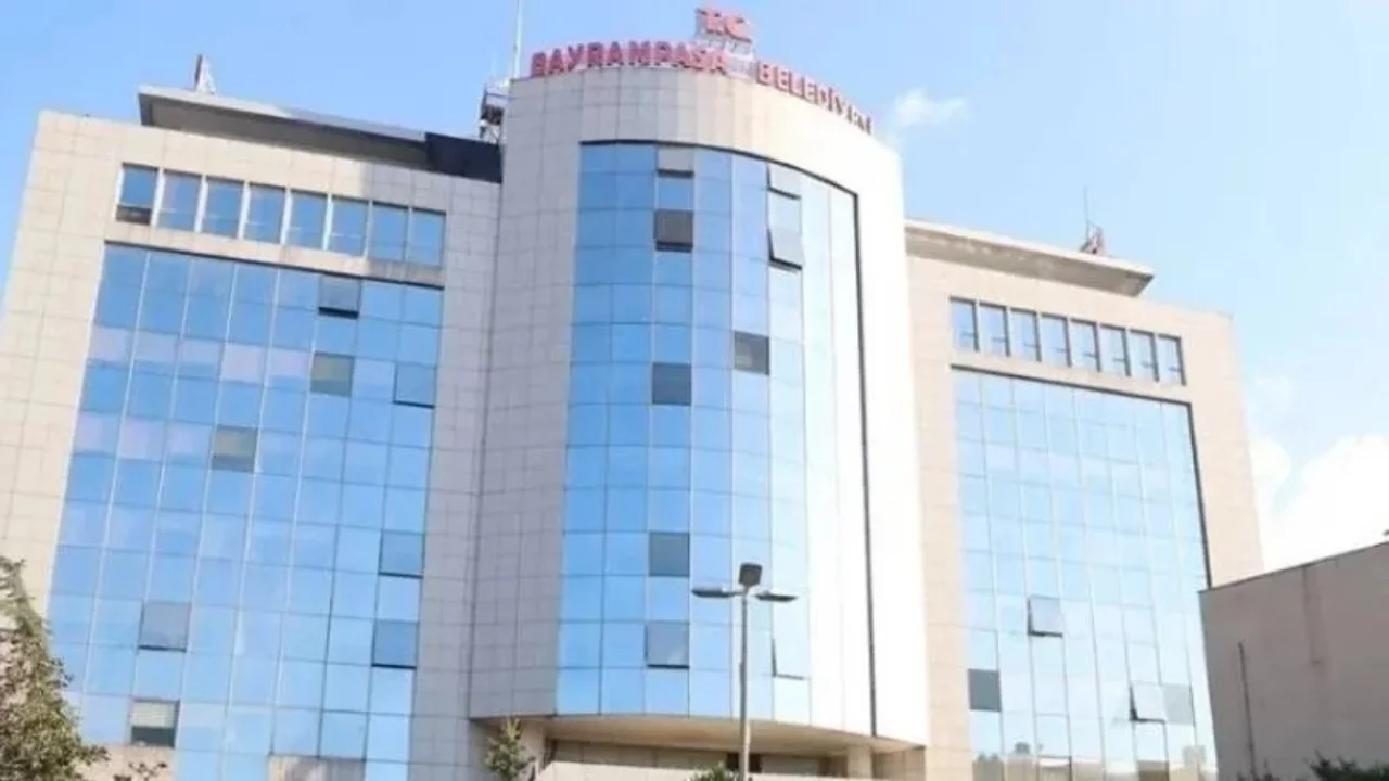 Bayrampaşa'da CHP'li iki meclis üyesi DSP'ye geçti