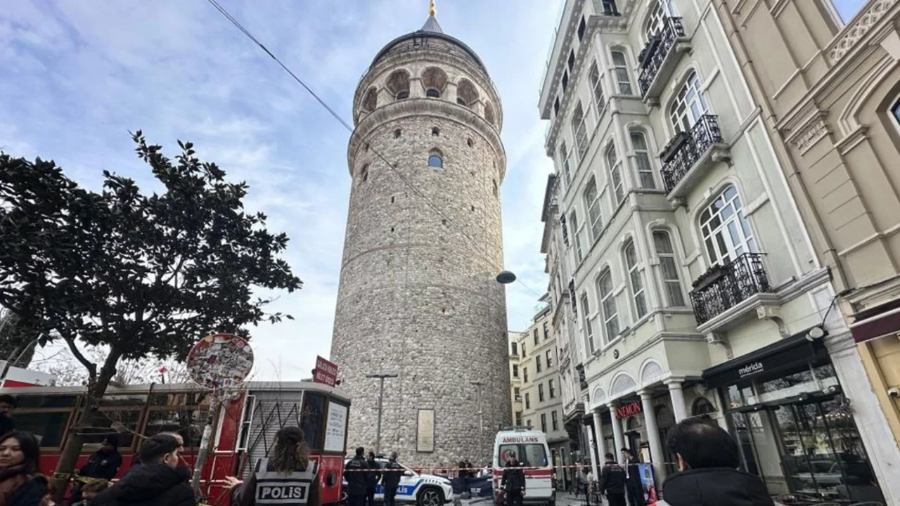 Galata Kulesi'nden atlayan kadın hayatını kaybetti