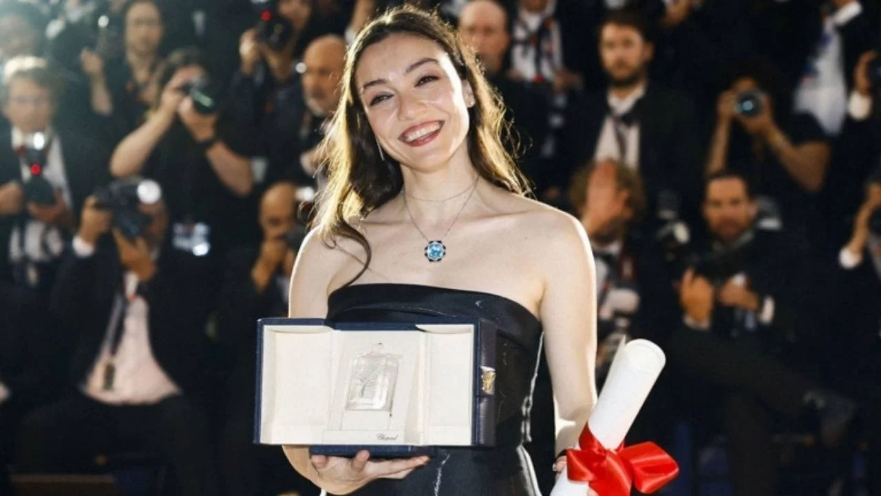 Oyuncu Merve Dizdar'dan şaşırtan itiraf: 'Asansörü bile yok'