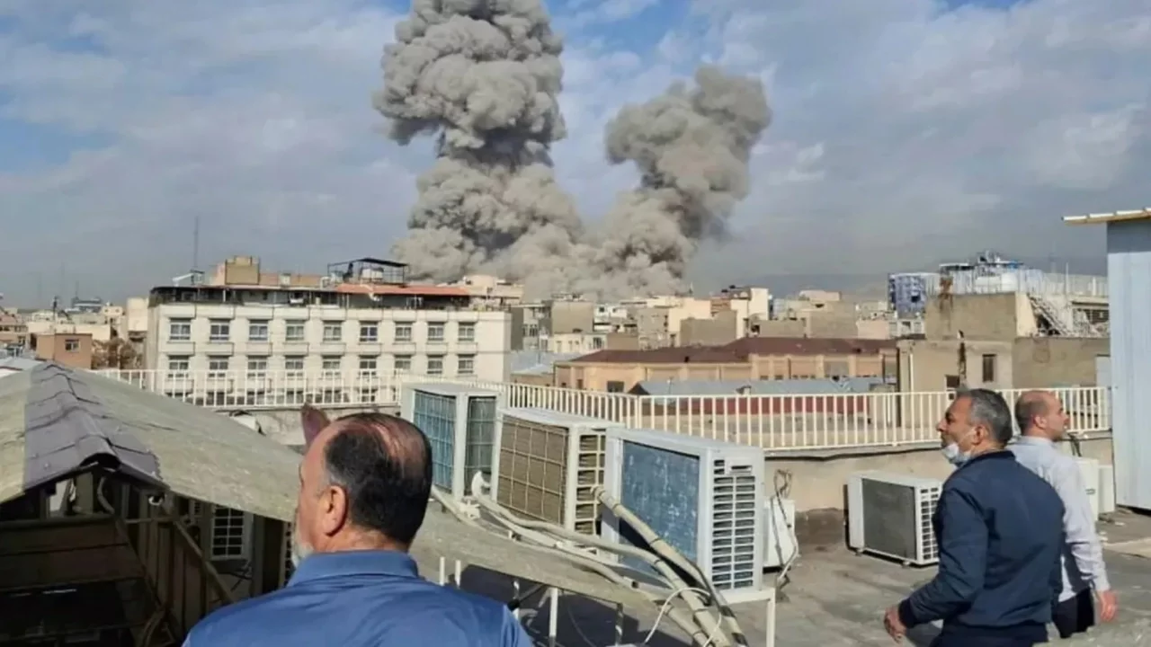 İranlı diplomatlardan "Sığınma başvurusu yapın" diyen Trump'a açık mektup