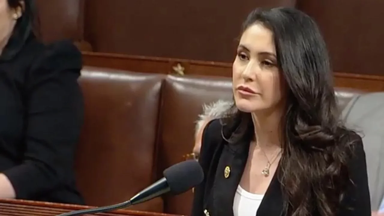 ABD Temsilciler Meclisi Üyesi Luna'dan eski İsrail Başbakanı'na tepki