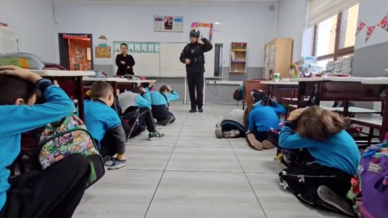 Bursa'da öğrencilere deprem bilinci eğitimi verildi