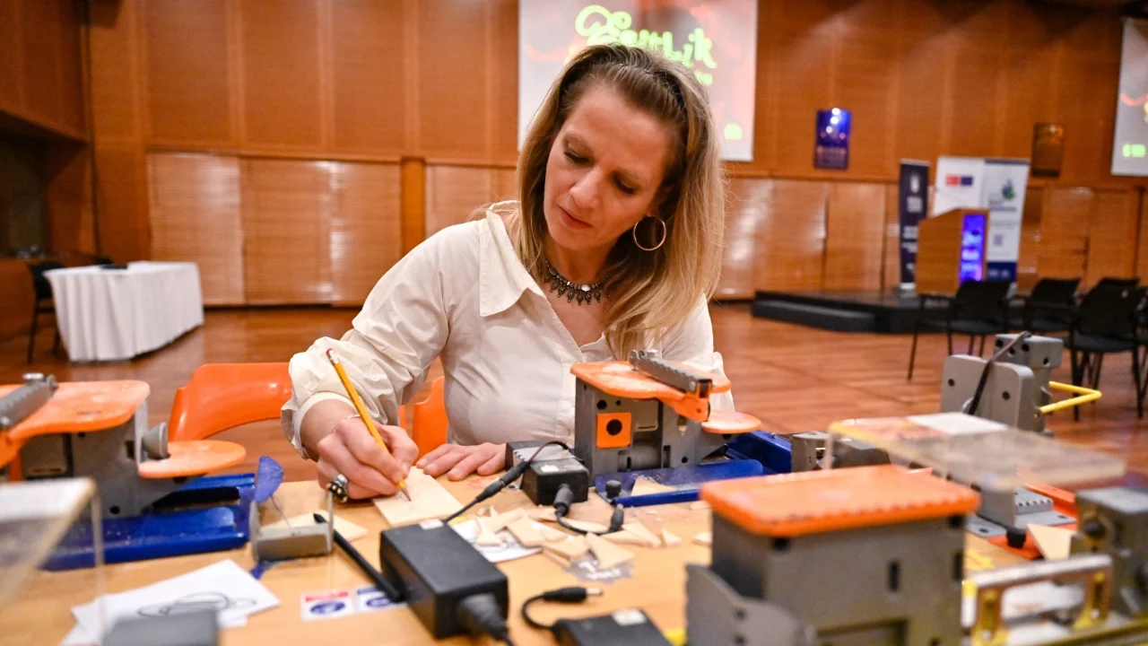 Bursa'da 'Toplumsal Cinsiyet Rollerine Meydan Okuyan Atölyeler' gerçekleştirildi