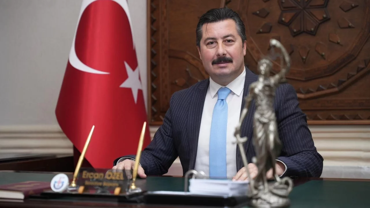 Yenişehir belediye başkanı Özel'den 8 Mart mesajı