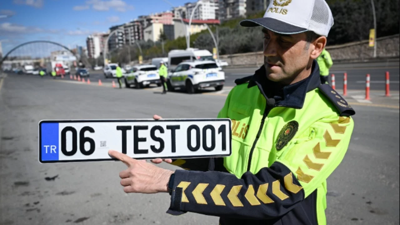 Emniyet Genel Müdürlüğünden APP plaka rehberi: 3 adımda değişim