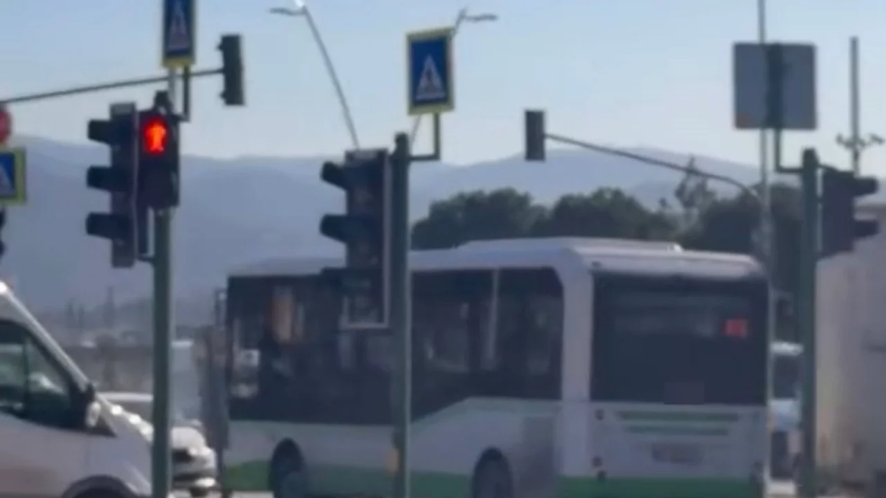 Bursa'da özel halk otobüsü ters yöne girdi