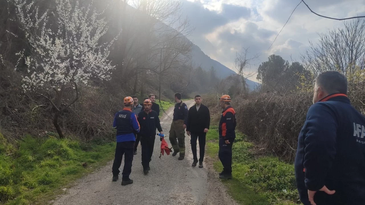 Bursa'da dağlık bölgede mahsur kalan yaralı vatandaş kurtarıldı