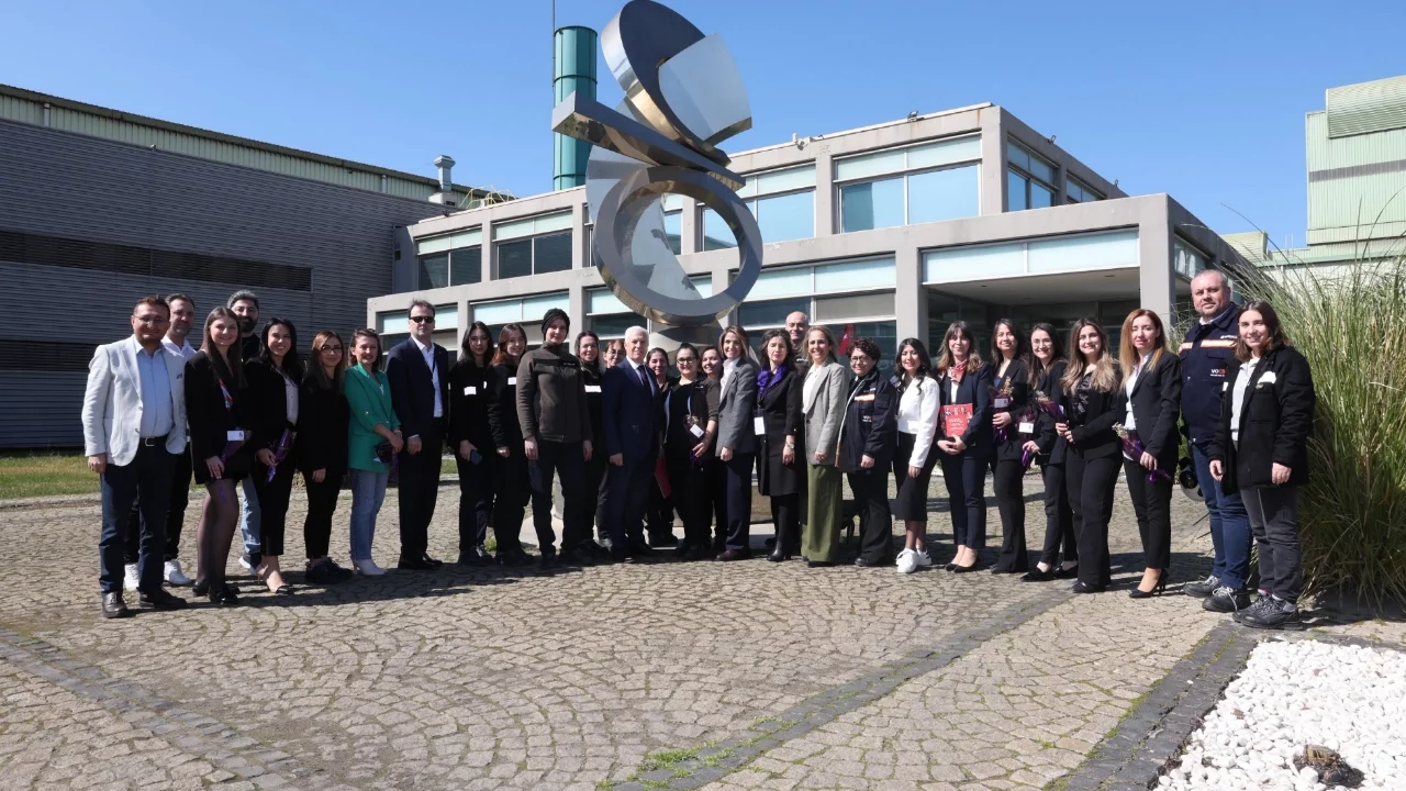 Başkan Bozbey'den kadın emekçilere 8 Mart ziyaret