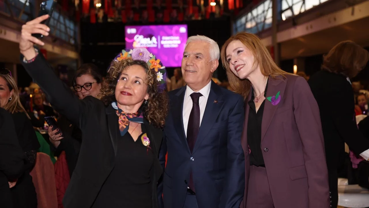 Bursa Büyükşehir Belediye Başkanı Bozbey'den 8 Mart'ta eşitlik mesajı