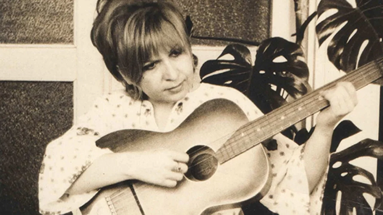 Usta söz yazarı Ülkü Aker hayatını kaybetti