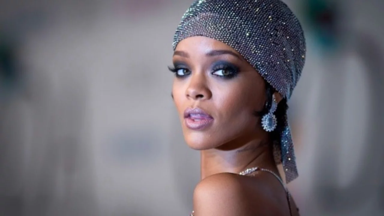 Şarkıcı Rihanna'nın evine silahlı saldırı!