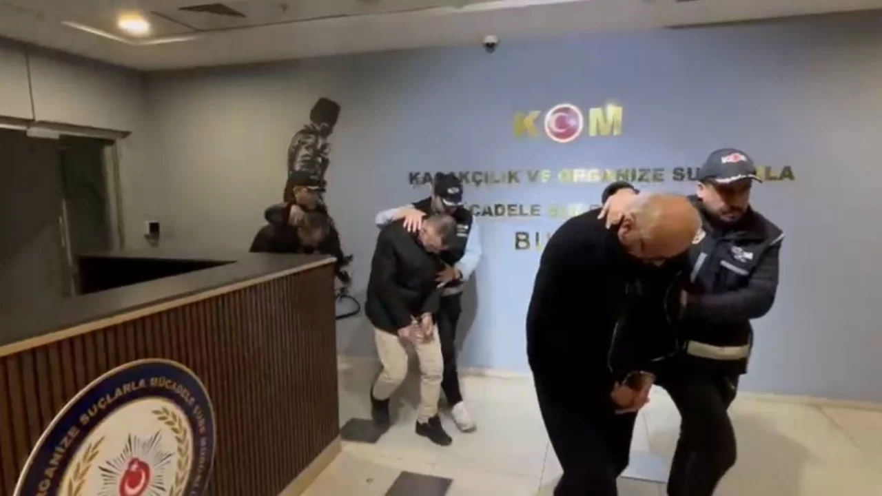 Bursa'da yüksek faizle tefecilik yaptılar, icra ile mallara çöktüler