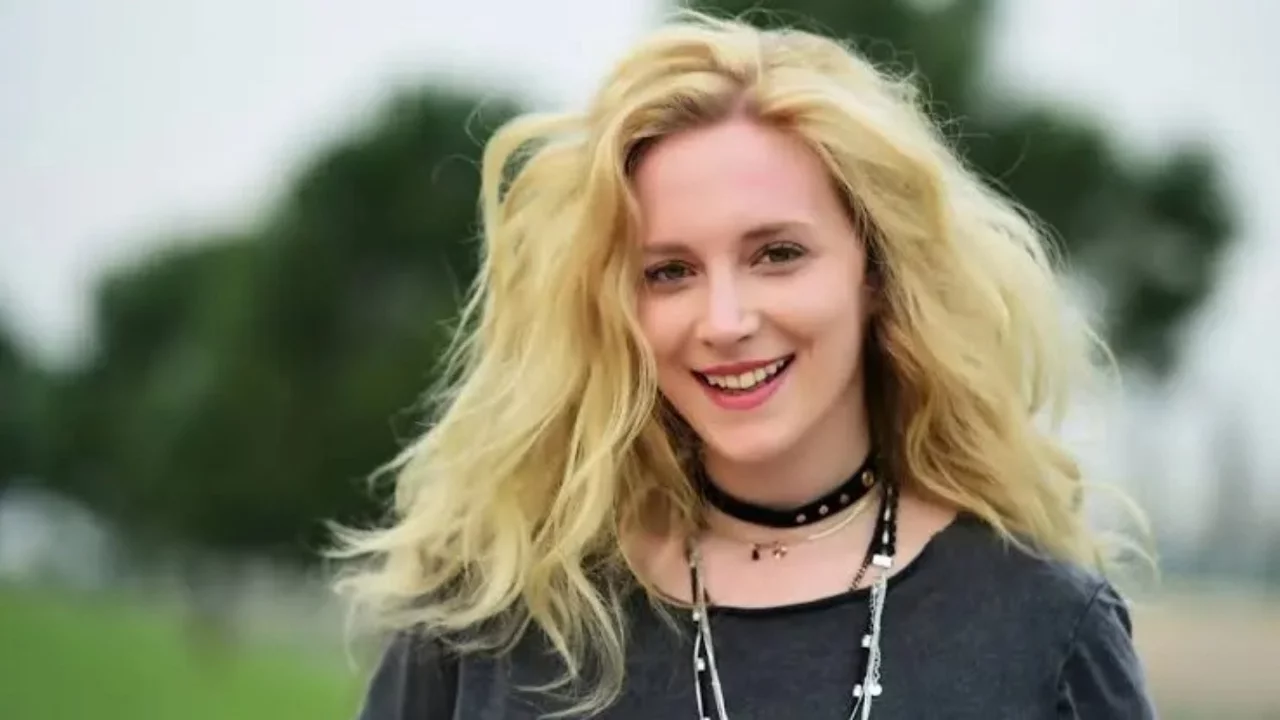 Ünlü oyuncu Hayal Köseoğlu babasının ölümünden sonra yaşadığı 'mucizeyi' anlattı