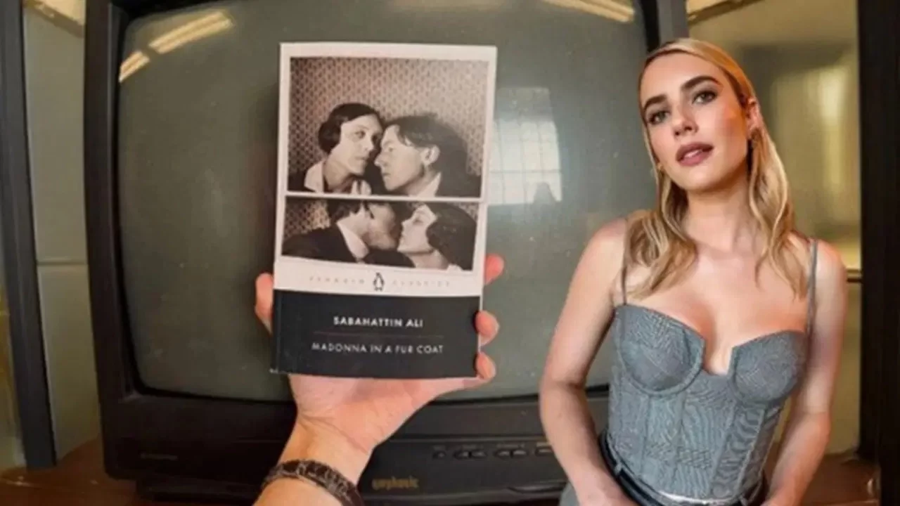 Emma Roberts'tan 'Kürk Mantolu Madonna' paylaşımı
