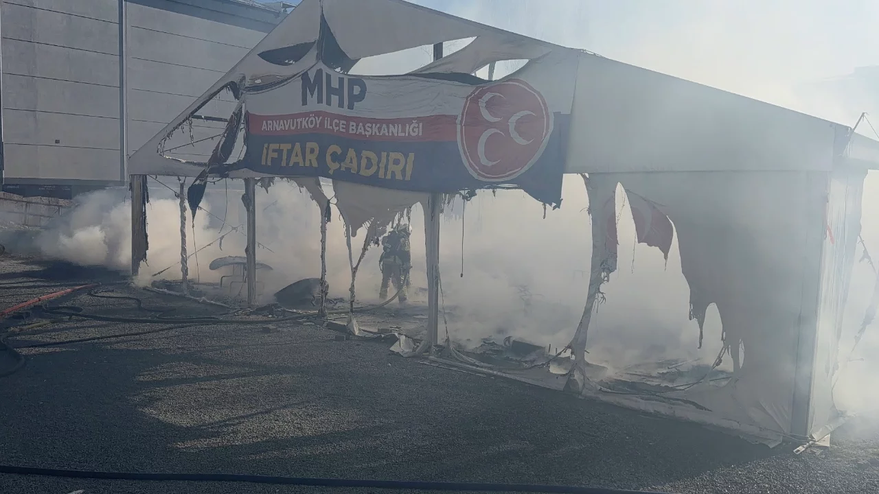 İstanbul'da MHP'nin iftar çadırında yangın