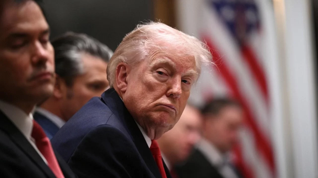 Trump'tan Hürmüz Boğazı açıklaması:  "İran Hürmüz Boğazı'nı kapatırsa ABD 20 kat daha sert karşılık verecek"