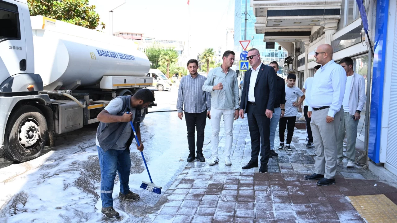 Karacabey Belediyesi'nden 2025'te yoğun temizlik mesaisi