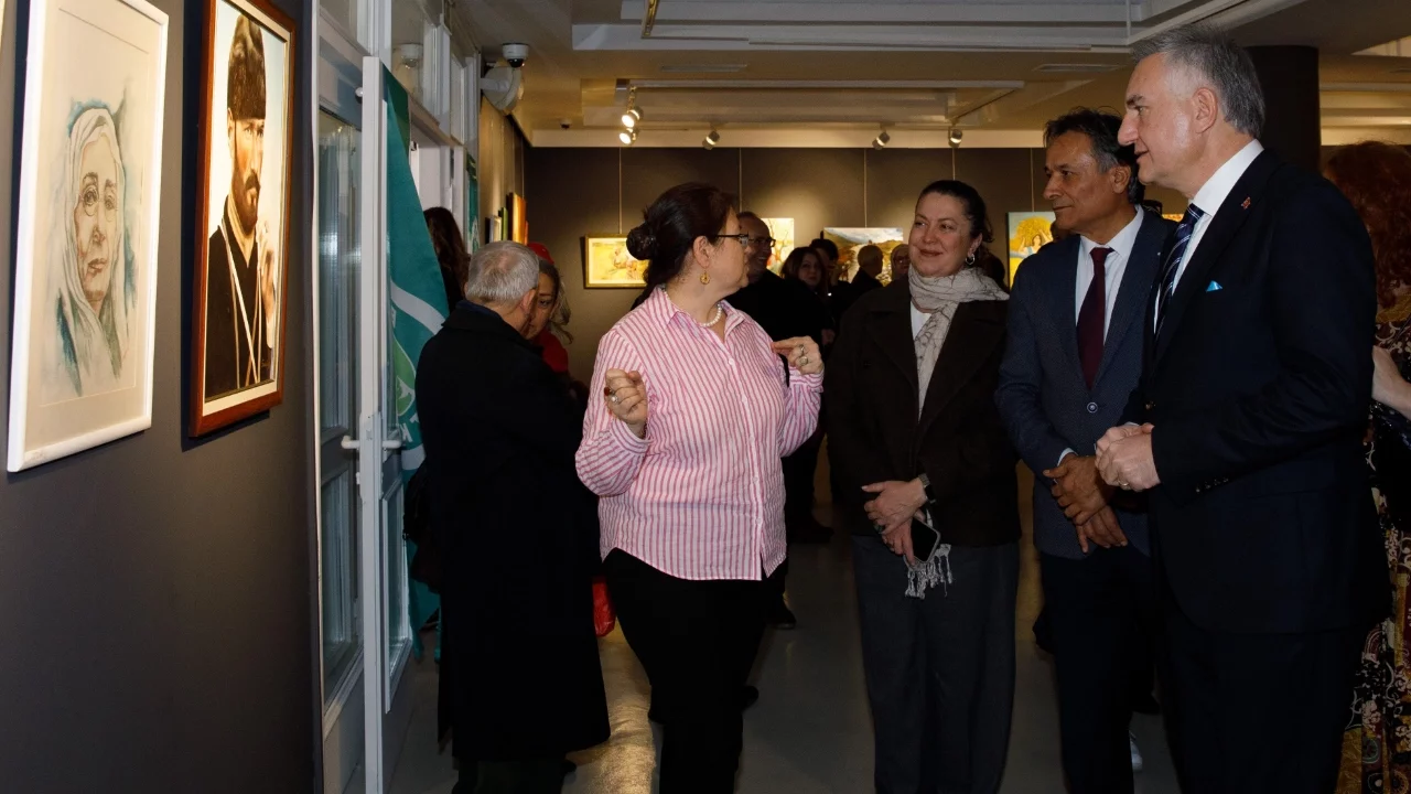 Bursa'da kadınların ışığı tuvalde hayat buldu