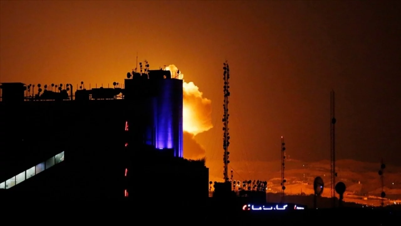 Tahran'da patlamalar meydana geldi