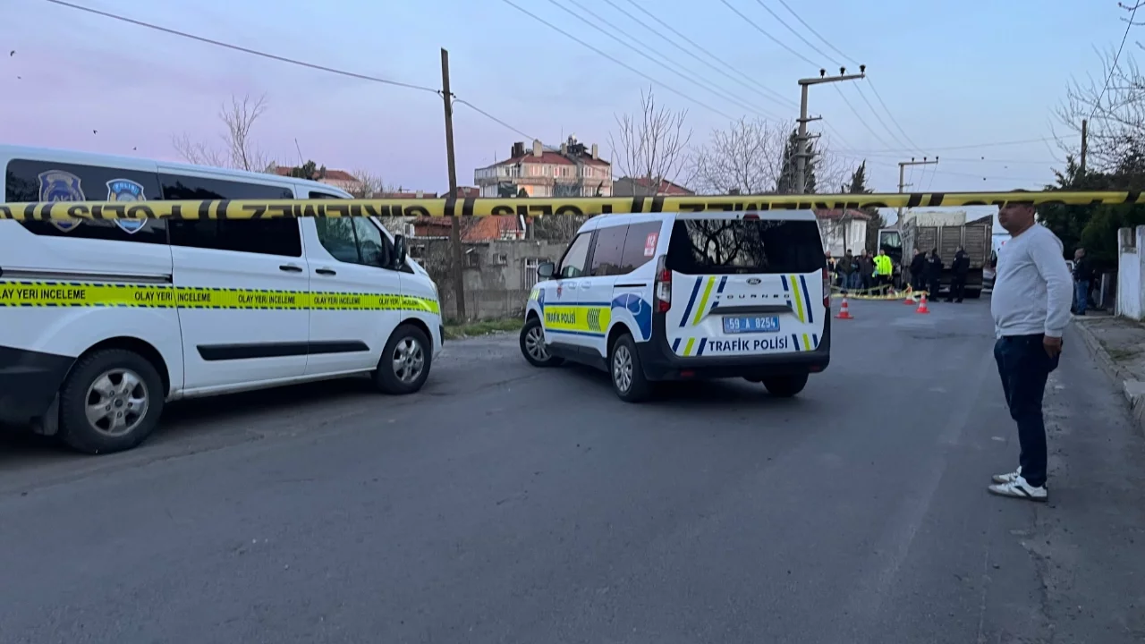 Tekirdağ'da çöp toplayan kadın kamyonun altında can verdi