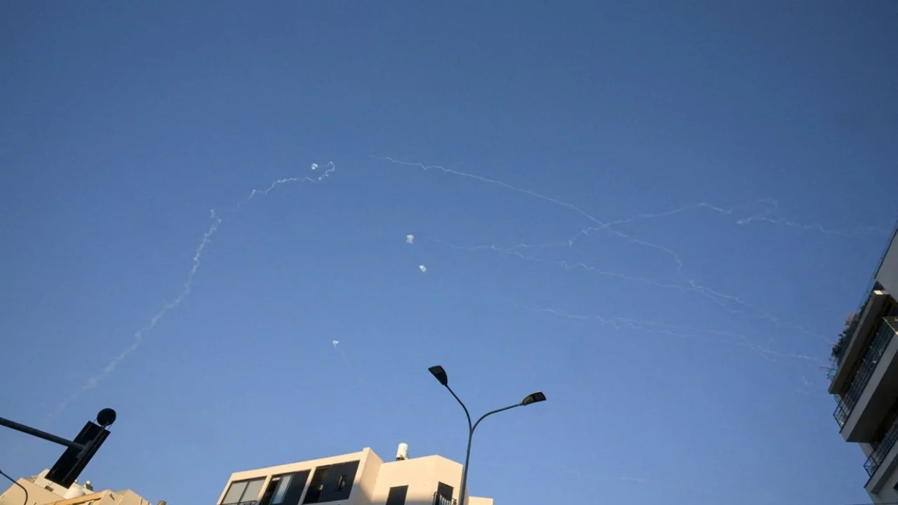 İran'dan İsrail'e ağır savaş başlıklı füze saldırısı