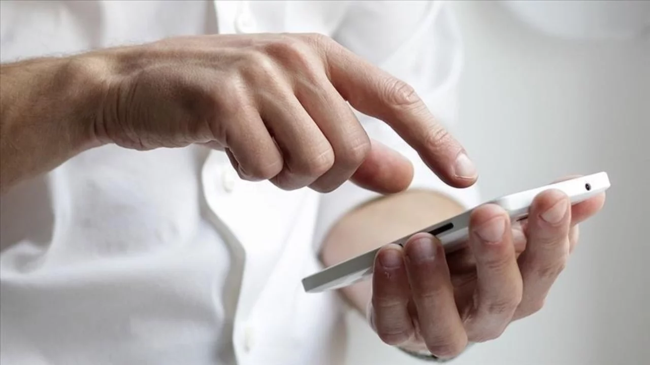 Telefonla 'ücret iadesi' bahanesiyle dev vurgun!