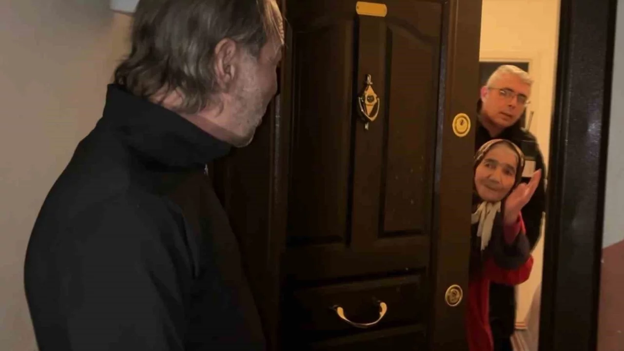 Aksaray'da Alzheimer anne oğlunu unuttu, sokakta kalan oğlu için ekipler seferber oldu