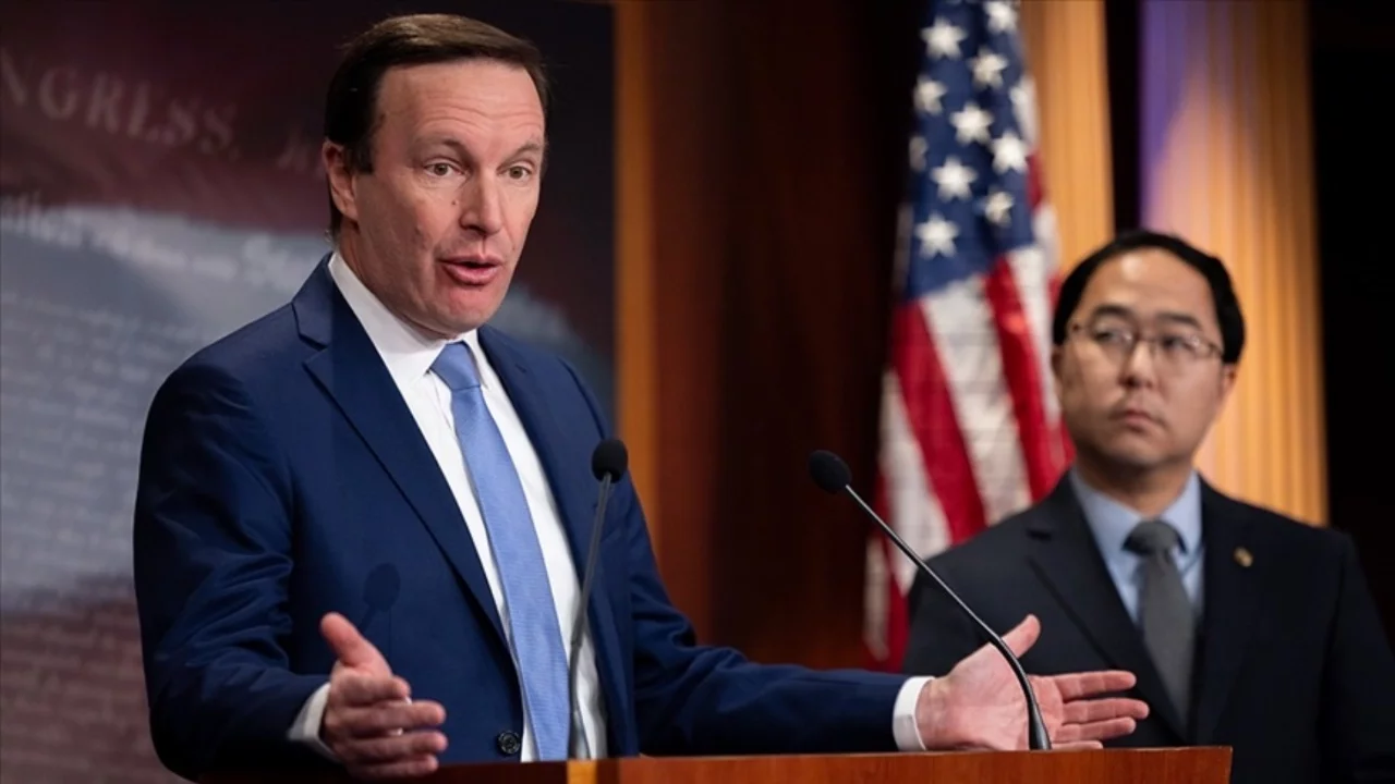 ABD'li Senatör Chris Murphy: İsrail bize İran'a ne zaman savaş açacağımızı söylememeli