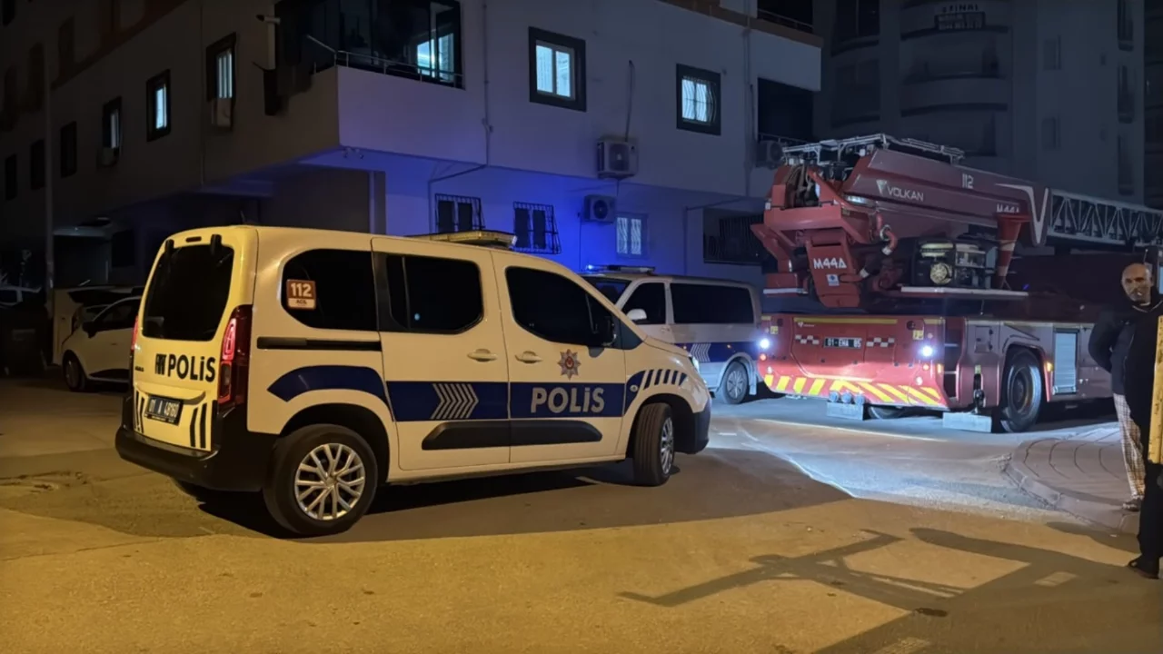 Evini yakmak isteyen kişi polis tarafından ikna edildi