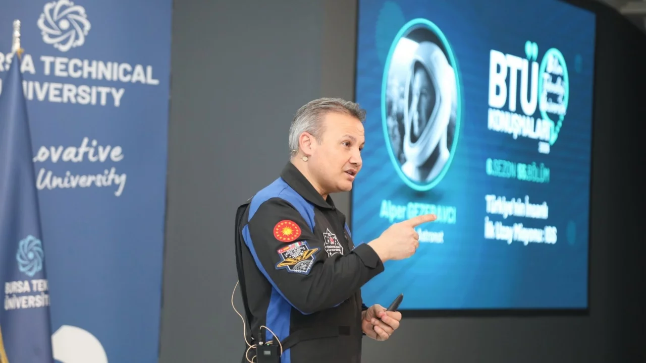 Türkiye'nin İlk Astronotu Alper Gezeravcı Bursa Teknik Üniversitesi öğrencileriyle buluştu