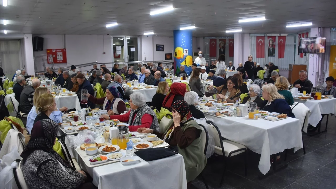 Bursa BUSADER'den huzurevinde anlamlı iftar