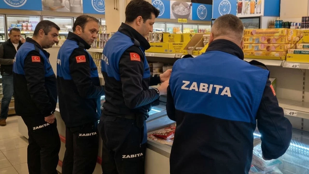 Gemlik Belediyesi Zabıta Müdürlüğü ekiplerinden ilçe genelinde denetim