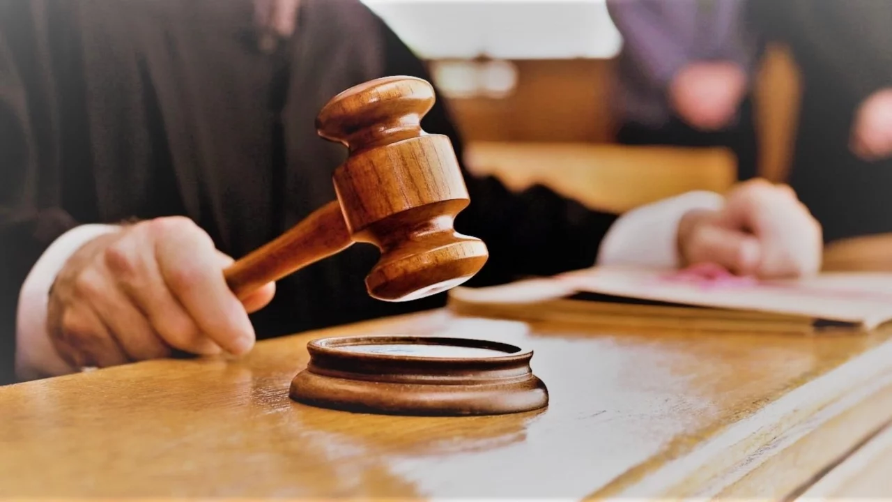 Kız öğrencisine cinsel istismarda bulunduğu iddia edilen kadın öğretmene 21 yıl hapis talebi