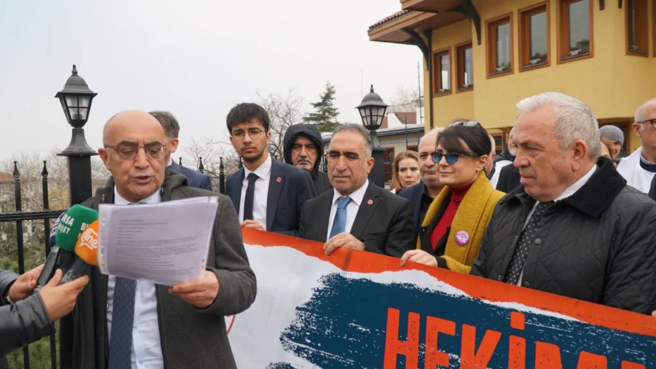 Bursa'da hekimler sağlık hakkı için yürüdü
